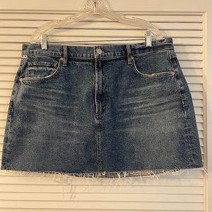 Citizens of Humanity Beatnik denim mini skirt. Size: 33. Never been worn.